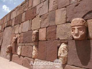 Départ pour la Bolivie et visite du site de Tiwanaku
