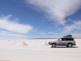 In 4x4 Discovery of the famous salar of Uyuni