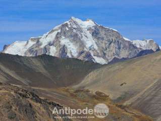 Between the summits Maria-Lloco and Huayna Potosi