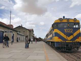 Transfer by private service between La Paz and Oruro then train to Uyuni 