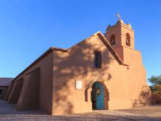 Vol entre Santiago et Calama / Visite de la Vallée de la Luna et nuit à San Pedro de Atacama
