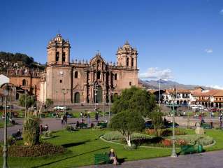 Flight Lima/Arequipa and visit Cusco main area.